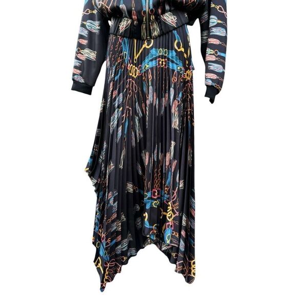 Elegant Chain Print Pleated Skirt - Picture 4 of 8